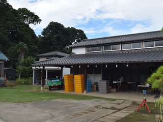 昇ぶどう園が見えてきます。